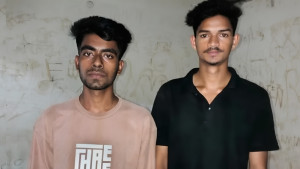 পুলিশ আসতেই খিচুড়ি ফেলে দৌড়, আটক ২ ছাত্রলীগ কর্মী