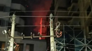 রাজধানীতে বহুতল ভবনে অগ্নিকাণ্ডে দগ্ধ হয়ে ২ জনের মৃত্যু