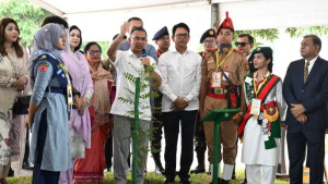 বছরে অন্তত একটি করে গাছ লাগাতে বললেন প্রধানমন্ত্রী