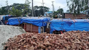 বেদে পল্লীর ঘরে এসি-সিসি ক্যামেরা, মাদক ব্যবসায়ীর বিলাসী আস্তানা