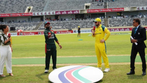 হোয়াইটওয়াশের লক্ষ্যে ব্যাট করছে বাংলাদেশ
