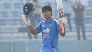১১ বলের তাণ্ডব, বিশ্ব ক্রিকেটে নতুন ইতিহাস বৈভবের