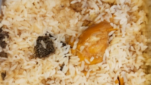 মোরগ পোলাওয়ে আস্ত ব্যাঙ, ২০ হাজার টাকা জরিমানা