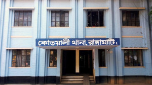 পুলিশ কর্মকর্তার ঝুলন্ত মরদেহ উদ্ধার