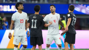 যুদ্ধ ও ভিসা জটিলতা পেরিয়ে বিশ্বকাপে ইরানের সাহসী শুরু