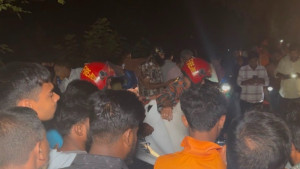 বাঁচেনি শিশুটি, সাহস নিয়ে বাঁচাতে গিয়ে বাইক আরোহীরও মৃত্যু