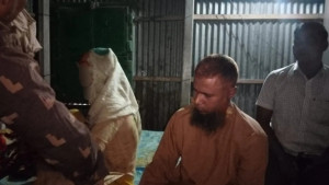 গভীর রাতে বিধবা নারীর ঘরে মসজিদের ইমাম ধরা, অতঃপর…