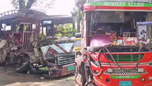 কালকিনিতে দুই বাসের সংঘর্ষে আহত ১৫