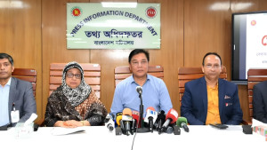 হাজিদের লাগেজ থেকে মালামাল চুরির বিষয়টি অসত্য: বিমান প্রতিমন্ত্রী