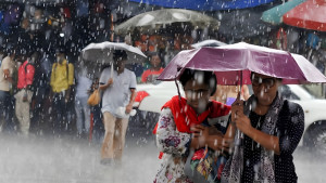 সারাদেশে ভারি বৃষ্টির সম্ভাবনা