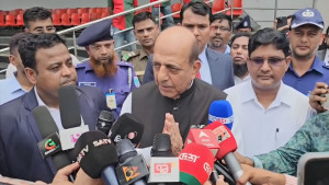 সড়ক পথে বাংলাদেশে পৌঁছেছেন ভারতের নতুন হাইকমিশনার দীনেশ ত্রিবেদী
