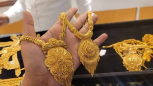 ফের বড় ব্যবধানে কমলো স্বর্ণের দাম