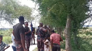 সীমান্তে শতাধিক নারী পুরুষ নিয়ে বিএসএফ, সতর্ক রয়েছে বিজিবিও