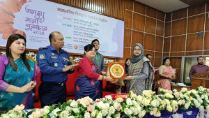 ‘অদম্য নারী পুরষ্কার’ পেলেন ৫ নারী