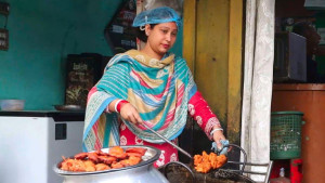 সফল নারী উদ্যোক্তা অনুজা সাহা এ্যানি এখন আইকন