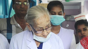 নাগরিকত্বের অপেক্ষায় ৮৬ বছর বয়সী জুলিয়ান