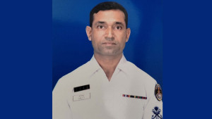 বুকে গুলি চালিয়ে কোস্টগার্ড সদস্যের আত্মহত্যা