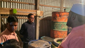 ১৮০০ লিটার ডিজেল মজুত করায় ব্যবসায়ীকে জরিমানা