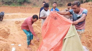 ড্রাম ট্রাকে পিষ্ট হয়ে যুবকের মৃত্যু, সালিশে ৫ লাখ টাকায় সমঝোতা