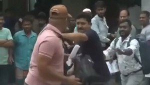 ফুয়েল কার্ড নিতে এসে ডিসি অফিসে হাতাহাতি, অতিরিক্ত পুলিশ মোতায়েন