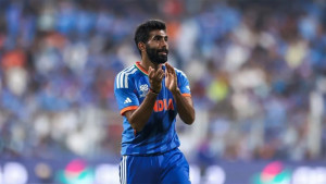 মালিঙ্গার রেকর্ড ভাঙলেন বুমরাহ