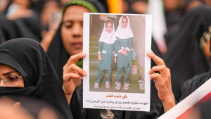 মেয়েদের স্কুলে হামলাকে ‘যুদ্ধাপরাধ’ বললেন ইরানের পররাষ্ট্রমন্ত্রী