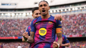 রাফিনিয়ার হ্যাটট্রিকে সহজ জয় বার্সেলোনার