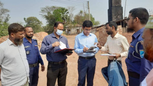 ইটভাটায় প্রশাসনের অভিযান, দেড় লাখ টাকা জরিমানা