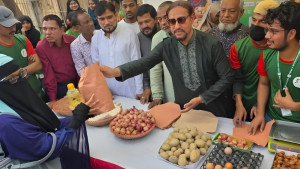 প্লাস্টিক জমা দিলেই মিলবে রমজানের বাজার