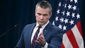 ইরানে স্থলবাহিনী মোতায়েনের সম্ভাবনা নাকচ করেননি মার্কিন প্রতিরক্ষামন্ত্রী