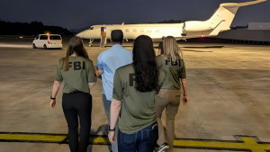 মালয়েশিয়া থেকে বাংলাদেশিকে গ্রেপ্তার করে যুক্তরাষ্ট্রে নিয়ে গেছে এফবিআই