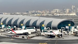 দুবাইয়ে এমিরেটসের সব ফ্লাইট স্থগিত