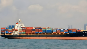 হরমুজ পেরিয়ে আড়াই লাখ টন এলএনজিসহ চট্টগ্রাম বন্দরে ১৫ জাহাজ