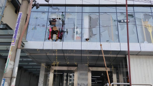 উত্তরা স্কয়ার শপিংমলে ভাঙচুর-লুটপাট, গ্রেপ্তার ১২