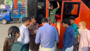 সড়কে নৈরাজ্য রোধে চলছে অভিযান, প্রয়োজনে ভাড়া ফেরত