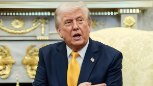 ন্যাটো মিত্রদের কাপুরুষ বললেন ট্রাম্প