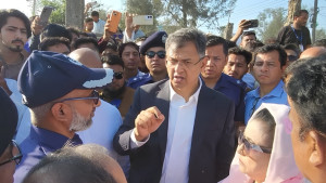 কক্সবাজার সৈকতের বালিয়াড়িতে কোনো স্থাপনা থাকবে না: স্বরাষ্ট্রমন্ত্রী