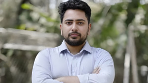 ওমরাহ করতে যাচ্ছেন নাহিদ ইসলাম