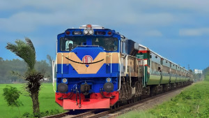 ঈদযাত্রায় আজ মিলছে ১৬ মার্চের ট্রেনের অগ্রিম টিকিট