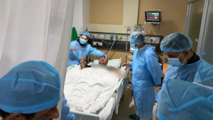 মির্জা আব্বাসকে দেখতে হাসপাতালে প্রধানমন্ত্রী