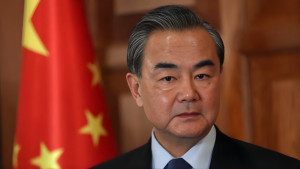 শক্ত মুষ্টি মানেই অকাট্য যুক্তি নয়—ইরানে শাসন পরিবর্তনের বিরোধিতায় চীন