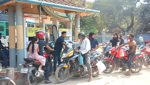 রাইড শেয়ারিং মোটরসাইকেলে তেল নেওয়ার সীমা বাড়ল