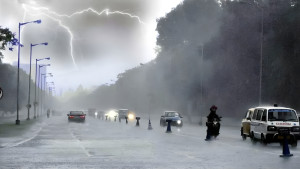 টানা ৫ দিন বজ্রসহ বৃষ্টির পূর্বাভাস