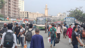 ঈদযাত্রায় যানবাহনে ভাড়া নিয়ে বাড়াবাড়ি