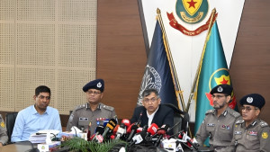 চাঁদাবাজ ও সন্ত্রাসীদের তালিকা করে আইনের আওতায় আনা হবে: স্বরাষ্ট্রমন্ত্রী