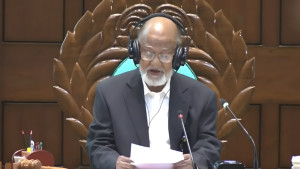 ত্রয়োদশ সংসদের প্রথম অধিবেশনের সভাপতি খন্দকার মোশাররফ