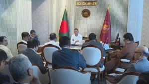 ঈদের ছুটিতেও অফিসে প্রধানমন্ত্রী