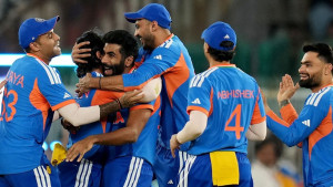 ধারাবাহিক বোলিংয়ে বিশ্বকাপ কাঁপালেন বুমরাহ