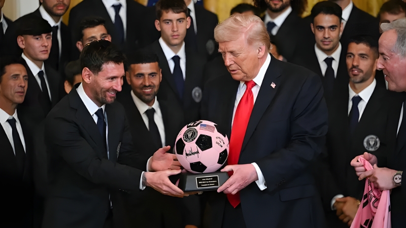 ইরানে মার্কিন হামলার মধ্যে ট্রাম্পের সঙ্গে সাক্ষাৎ, তোপের মুখে মেসি