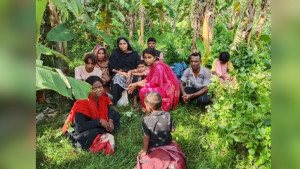 সীমান্তে অবৈধ অনুপ্রবেশের অভিযোগে আটক ১০